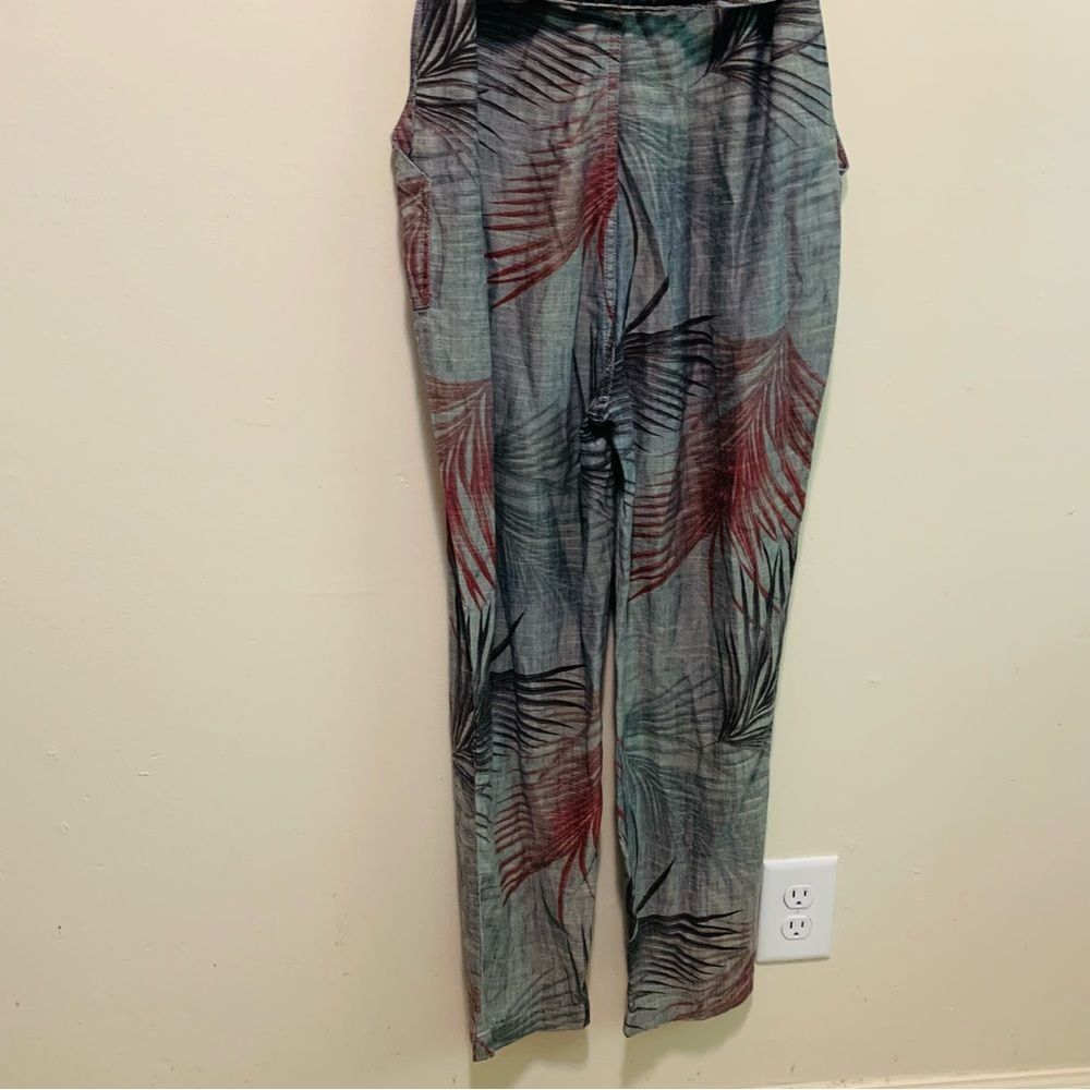 Level 99 Sleeveless Palm Print Jumpsuit - Gray and Red Palma size large linen - Picture 8 of 11